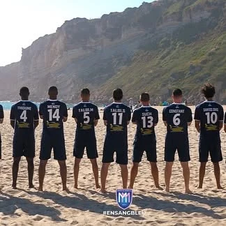 Short d'entrainement bleu marine ELBERA